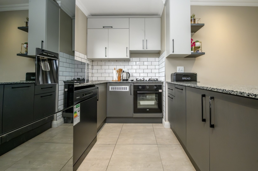 2 Bedroom Property for Sale in Kabega Park Eastern Cape